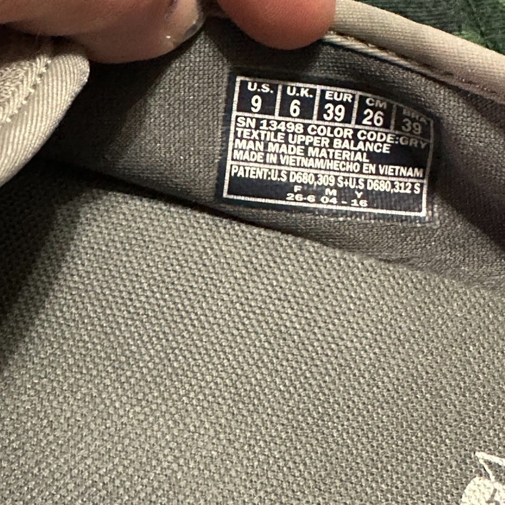 Comfy Skechers shoes - Picture 5 of 7